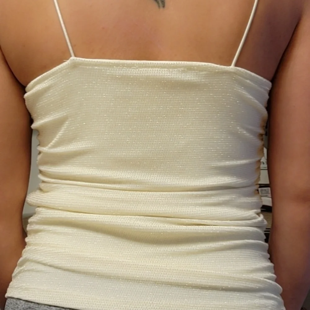 Tops - Picture 2 of 3